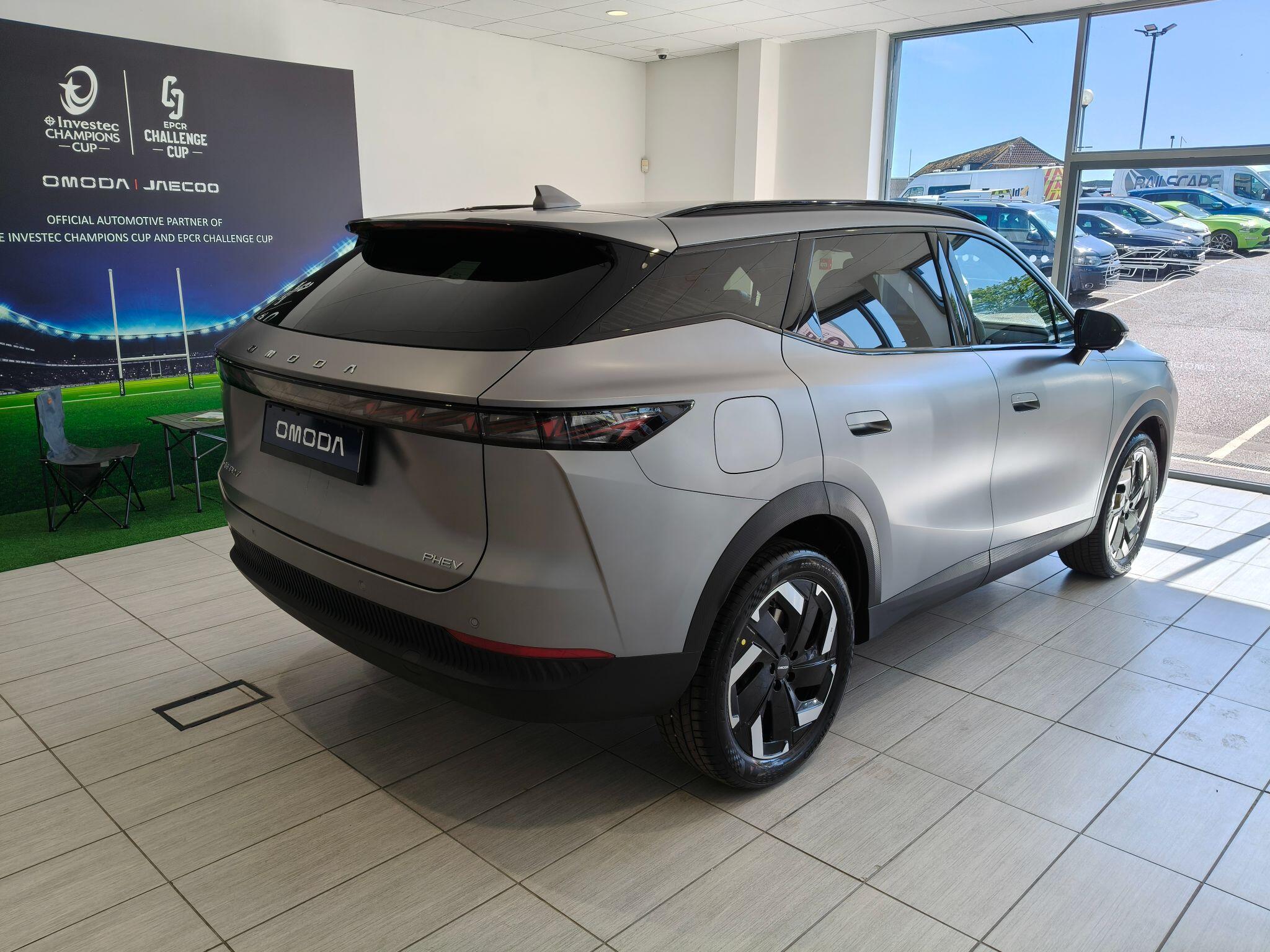 Large vehicle image